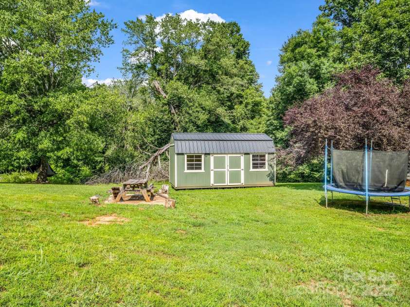 175 Sundance Drive, Rutherfordton, NC 28139.  MLS# CAR4274340, YatesRealty ID 22427. 