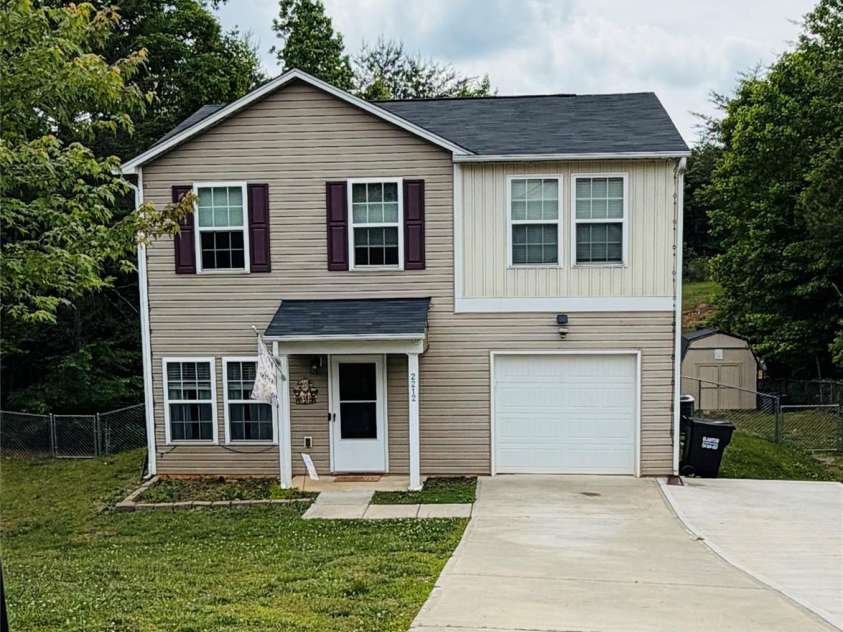 2212 Pinnacle View Drive, Kings Mountain, NC 28086.  MLS# CAR4382564, YatesRealty ID 22428. 
