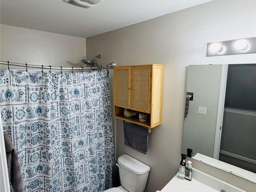 2212 Pinnacle View Drive, Kings Mountain, NC 28086.  MLS# CAR4382564, YatesRealty ID 22428. 