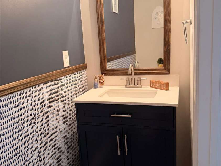 2212 Pinnacle View Drive, Kings Mountain, NC 28086.  MLS# CAR4382564, YatesRealty ID 22428. 