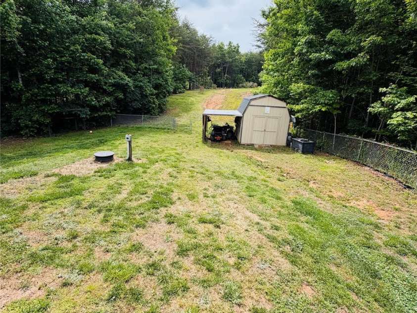 2212 Pinnacle View Drive, Kings Mountain, NC 28086.  MLS# CAR4382564, YatesRealty ID 22428. 