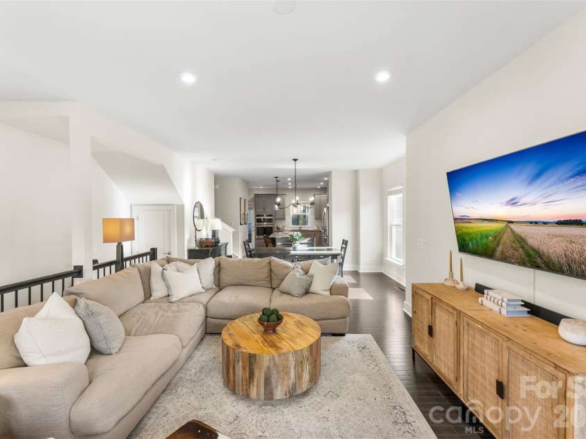 2856 Grand Union Way, Charlotte, NC 28209.  MLS# CAR4309756, YatesRealty ID 2243. 