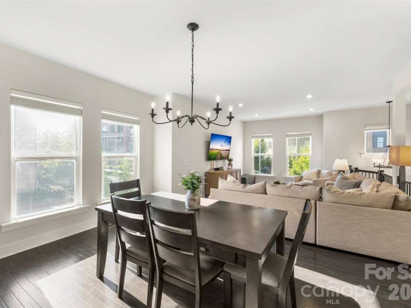 2856 Grand Union Way, Charlotte, NC 28209.  MLS# CAR4309756, YatesRealty ID 2243. 