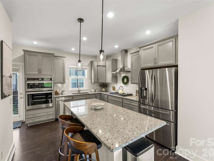 2856 Grand Union Way, Charlotte, NC 28209.  MLS# CAR4309756, YatesRealty ID 2243. 