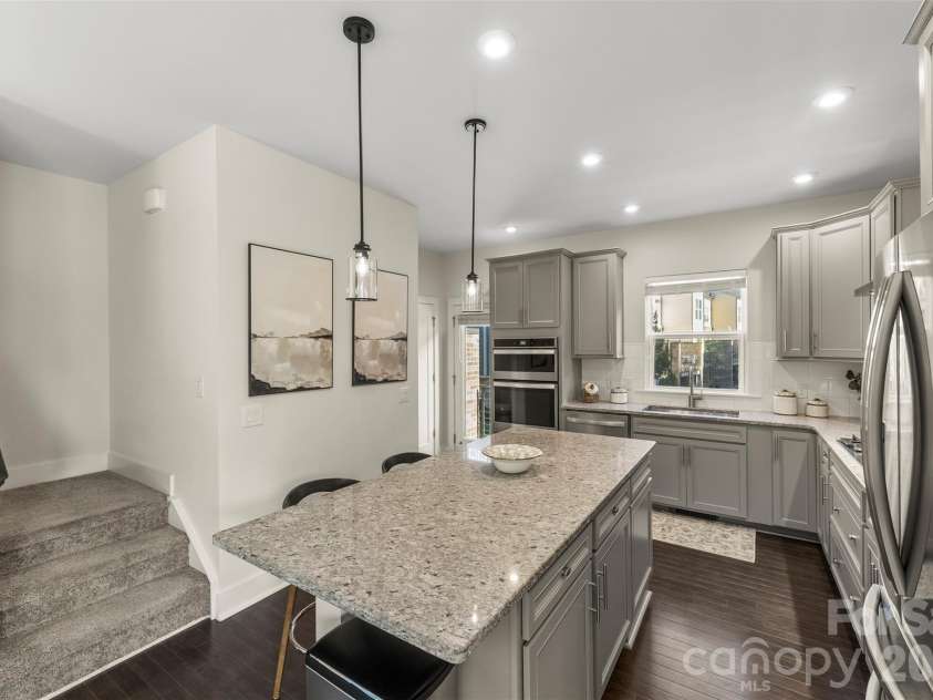 2856 Grand Union Way, Charlotte, NC 28209.  MLS# CAR4309756, YatesRealty ID 2243. 