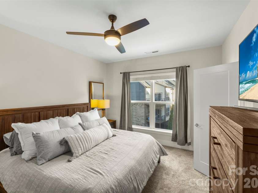 2856 Grand Union Way, Charlotte, NC 28209.  MLS# CAR4309756, YatesRealty ID 2243. 