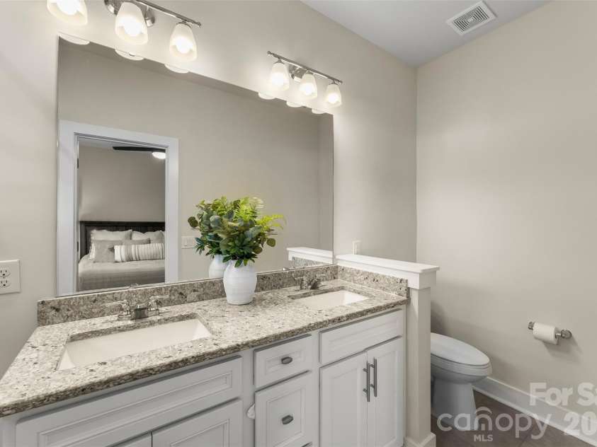 2856 Grand Union Way, Charlotte, NC 28209.  MLS# CAR4309756, YatesRealty ID 2243. 