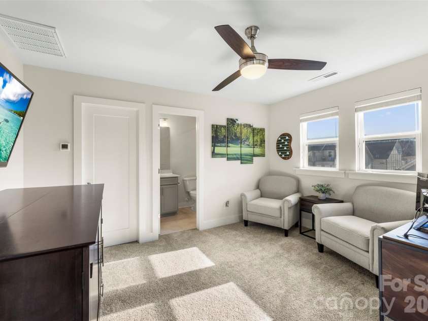 2856 Grand Union Way, Charlotte, NC 28209.  MLS# CAR4309756, YatesRealty ID 2243. 