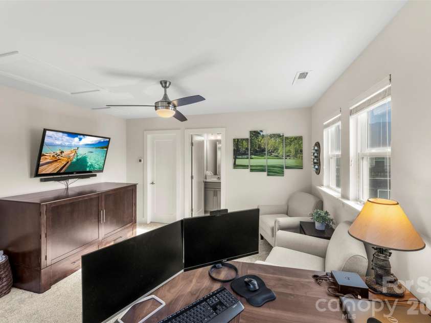 2856 Grand Union Way, Charlotte, NC 28209.  MLS# CAR4309756, YatesRealty ID 2243. 