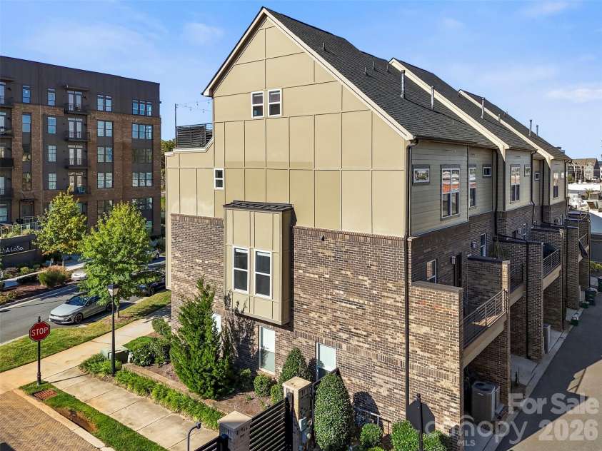 2856 Grand Union Way, Charlotte, NC 28209.  MLS# CAR4309756, YatesRealty ID 2243. 