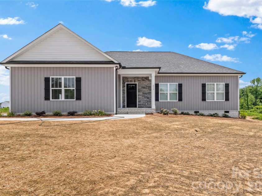 273 Stonybrook Drive, Lexington, NC 27295.  MLS# CAR4377314, YatesRealty ID 22431. 