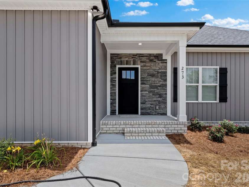 273 Stonybrook Drive, Lexington, NC 27295.  MLS# CAR4377314, YatesRealty ID 22431. 