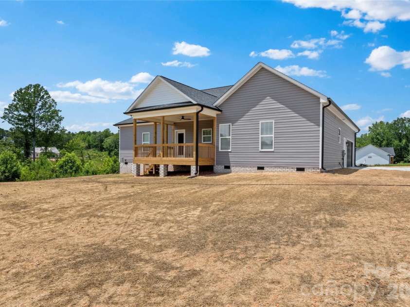 273 Stonybrook Drive, Lexington, NC 27295.  MLS# CAR4377314, YatesRealty ID 22431. 