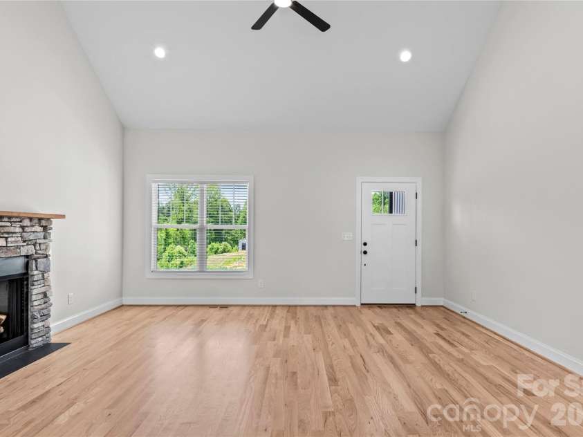 273 Stonybrook Drive, Lexington, NC 27295.  MLS# CAR4377314, YatesRealty ID 22431. 