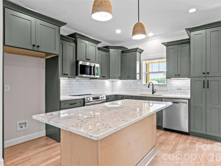 273 Stonybrook Drive, Lexington, NC 27295.  MLS# CAR4377314, YatesRealty ID 22431. 