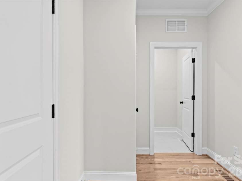 273 Stonybrook Drive, Lexington, NC 27295.  MLS# CAR4377314, YatesRealty ID 22431. 