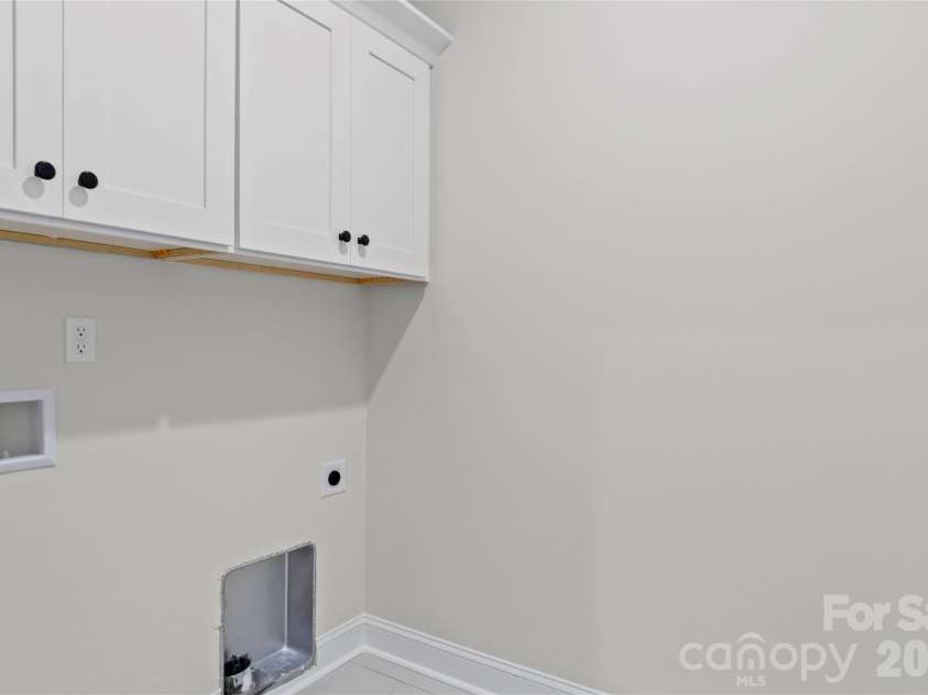 273 Stonybrook Drive, Lexington, NC 27295.  MLS# CAR4377314, YatesRealty ID 22431. 