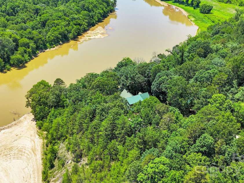 210 Big Rock Road, Blacksburg, SC 29702.  MLS# CAR4271039, YatesRealty ID 22432. 