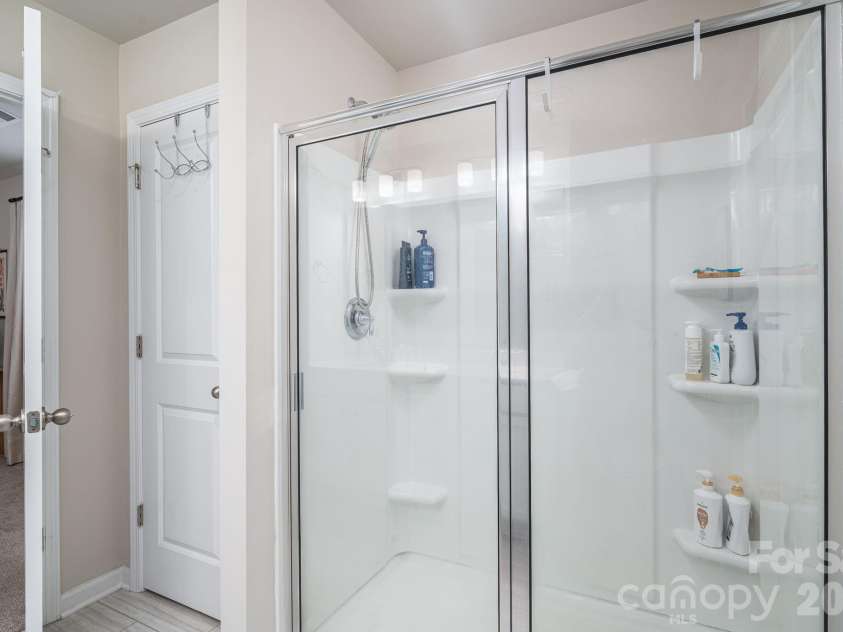 242 Lake George Drive, Shelby, NC 28152.  MLS# CAR4381772, YatesRealty ID 22432. Master en suite