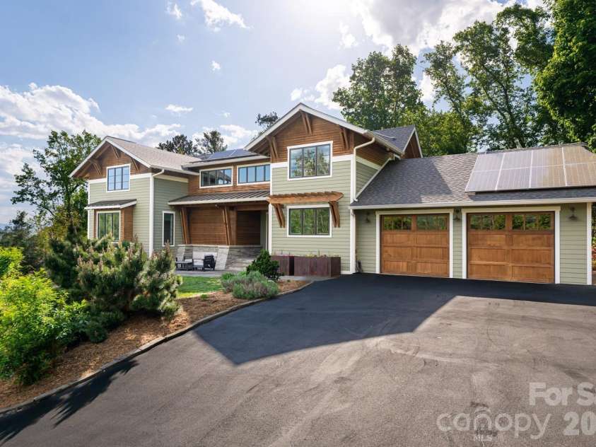 96 Gibson Road, Asheville, NC 28804.  MLS# CAR4346297, YatesRealty ID 22433. 