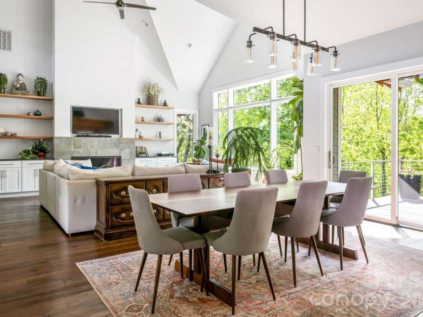 96 Gibson Road, Asheville, NC 28804.  MLS# CAR4346297, YatesRealty ID 22433. 