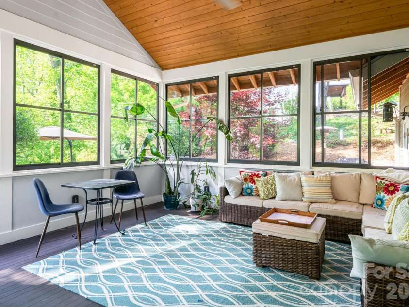 96 Gibson Road, Asheville, NC 28804.  MLS# CAR4346297, YatesRealty ID 22433. Sunroom off Kitchen