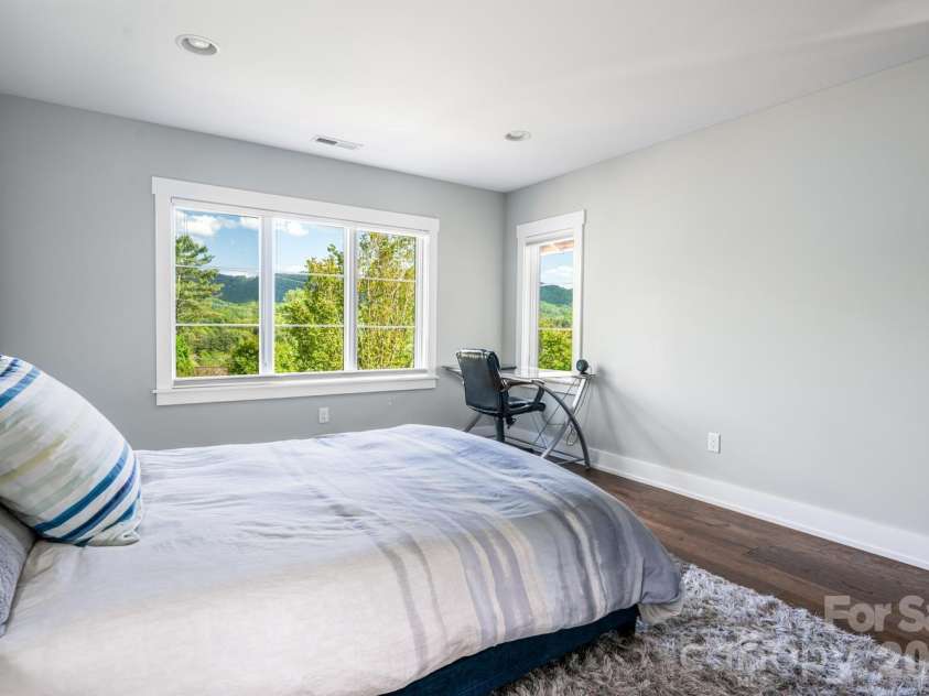 96 Gibson Road, Asheville, NC 28804.  MLS# CAR4346297, YatesRealty ID 22433. Upper Level 3rd Bedroom Ensuite