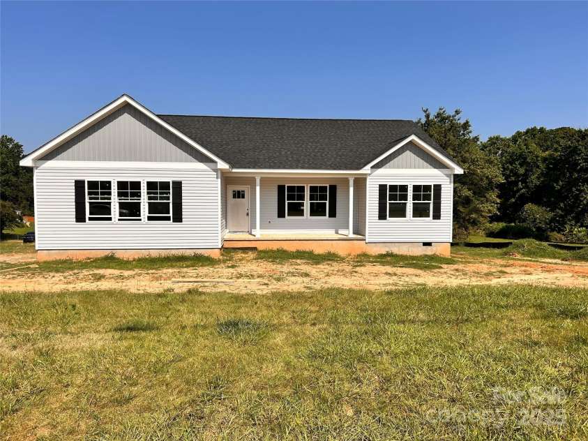 3500 14th Avenue, Hickory, NC 28602.  MLS# CAR4275829, YatesRealty ID 22434. 