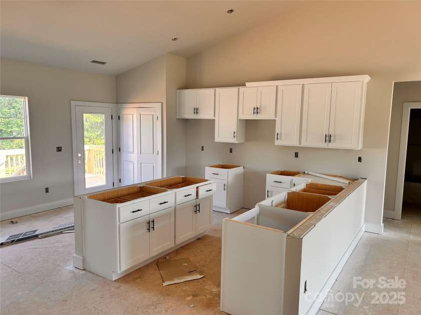 3500 14th Avenue, Hickory, NC 28602.  MLS# CAR4275829, YatesRealty ID 22434. 