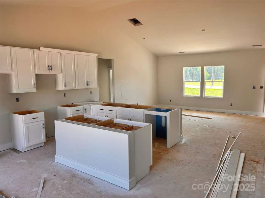 3500 14th Avenue, Hickory, NC 28602.  MLS# CAR4275829, YatesRealty ID 22434. 