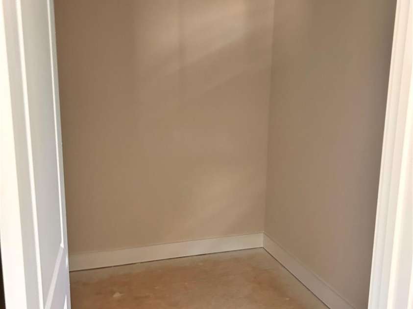 3500 14th Avenue, Hickory, NC 28602.  MLS# CAR4275829, YatesRealty ID 22434. 