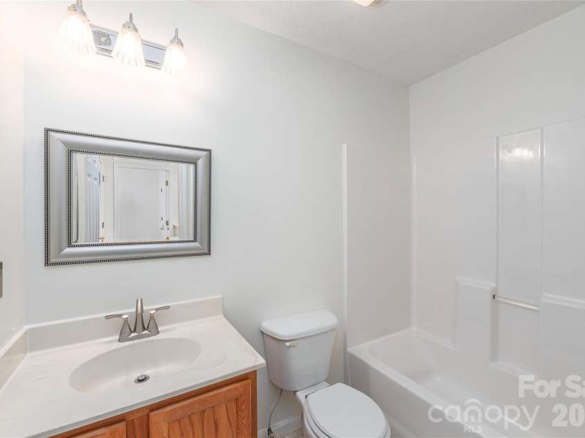 46 Chesire Way, Fletcher, NC 28732.  MLS# CAR4373703, YatesRealty ID 22434. @nd floor full bath with tub and shower