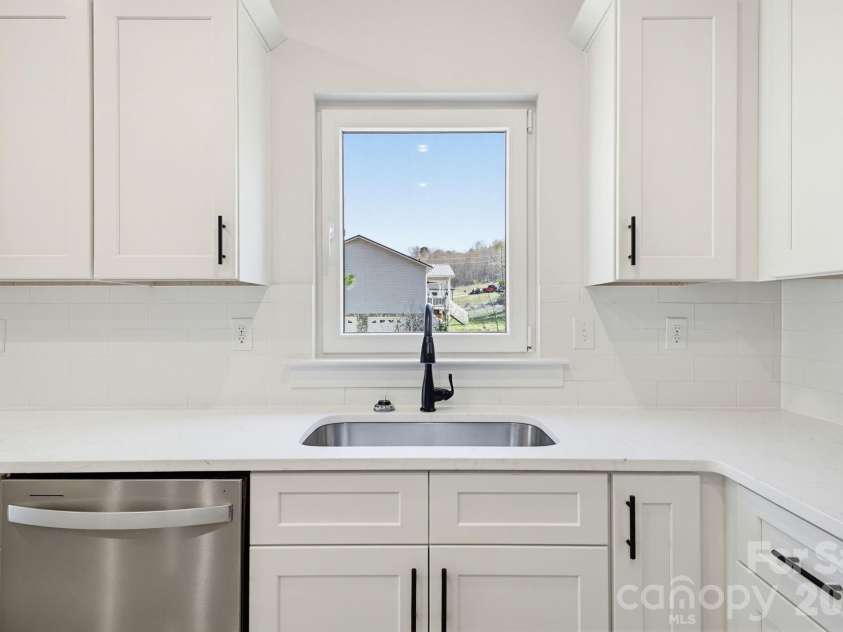 2331 Merts Way, Hudson, NC 28638.  MLS# CAR4340244, YatesRealty ID 22435. 
