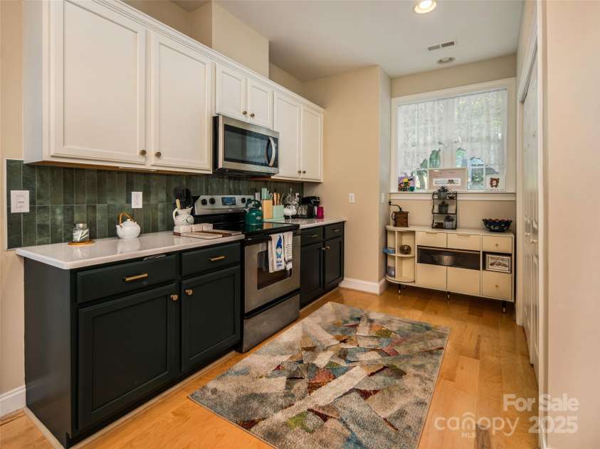 48 Black Horse Run, Biltmore Lake, NC 28715.  MLS# CAR4275792, YatesRealty ID 22435. 