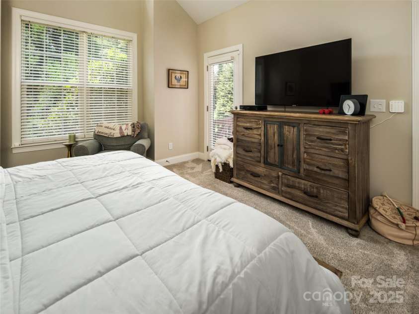 48 Black Horse Run, Biltmore Lake, NC 28715.  MLS# CAR4275792, YatesRealty ID 22435. 