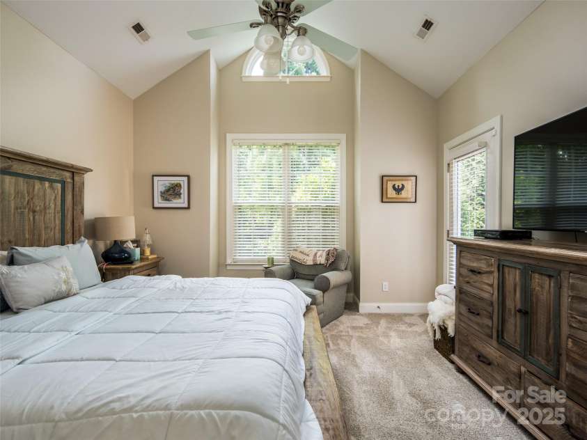 48 Black Horse Run, Biltmore Lake, NC 28715.  MLS# CAR4275792, YatesRealty ID 22435. 