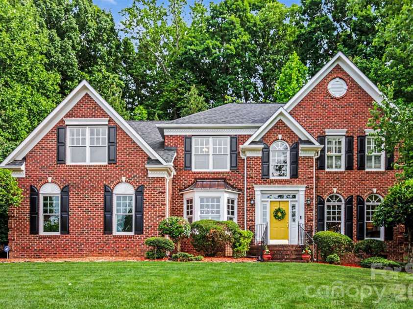 2334 Keara Way, Charlotte, NC 28270.  MLS# CAR4378341, YatesRealty ID 22436. Premium Cul-de-Sac lot!