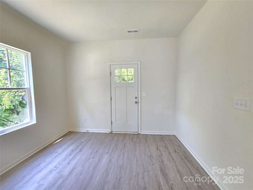 405 South Street, Gastonia, NC 28052.  MLS# CAR4275844, YatesRealty ID 22436. 