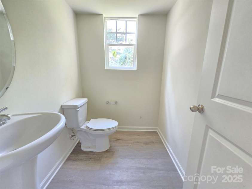 405 South Street, Gastonia, NC 28052.  MLS# CAR4275844, YatesRealty ID 22436. 