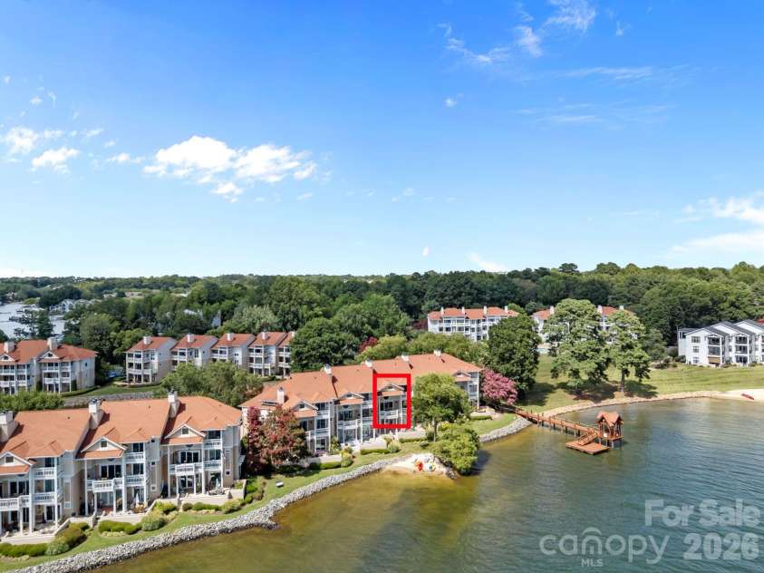 17925 Kings Point Drive, Cornelius, NC 28031.  MLS# CAR4415579, YatesRealty ID 22437. 