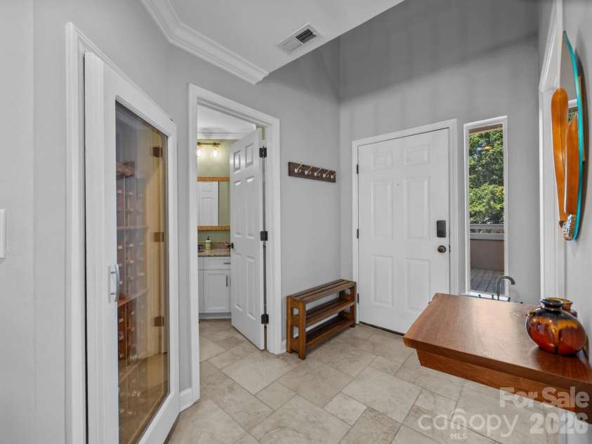 17925 Kings Point Drive, Cornelius, NC 28031.  MLS# CAR4415579, YatesRealty ID 22437. 