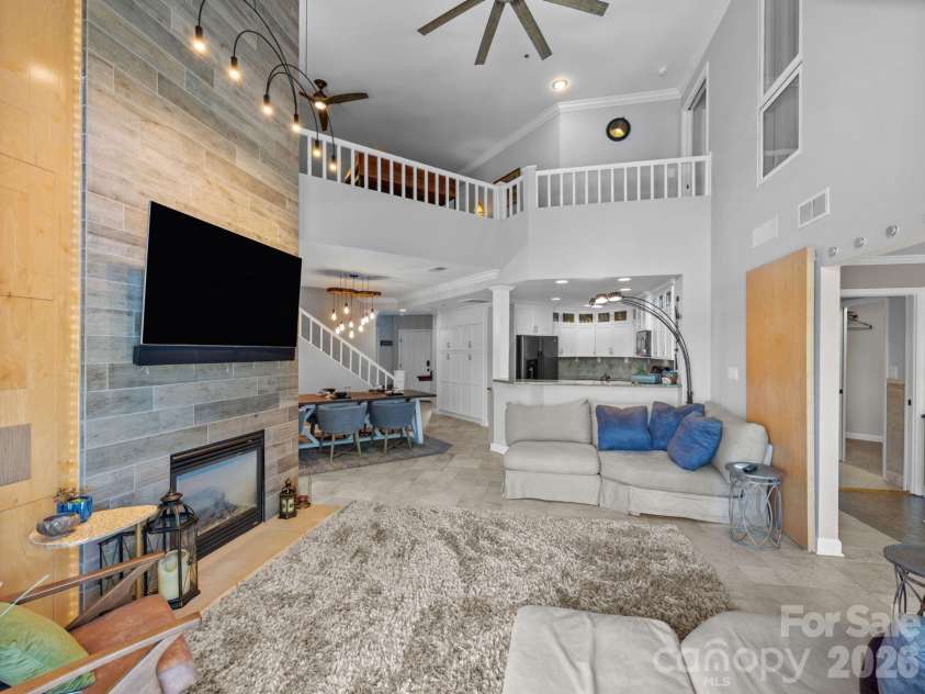17925 Kings Point Drive, Cornelius, NC 28031.  MLS# CAR4415579, YatesRealty ID 22437. 