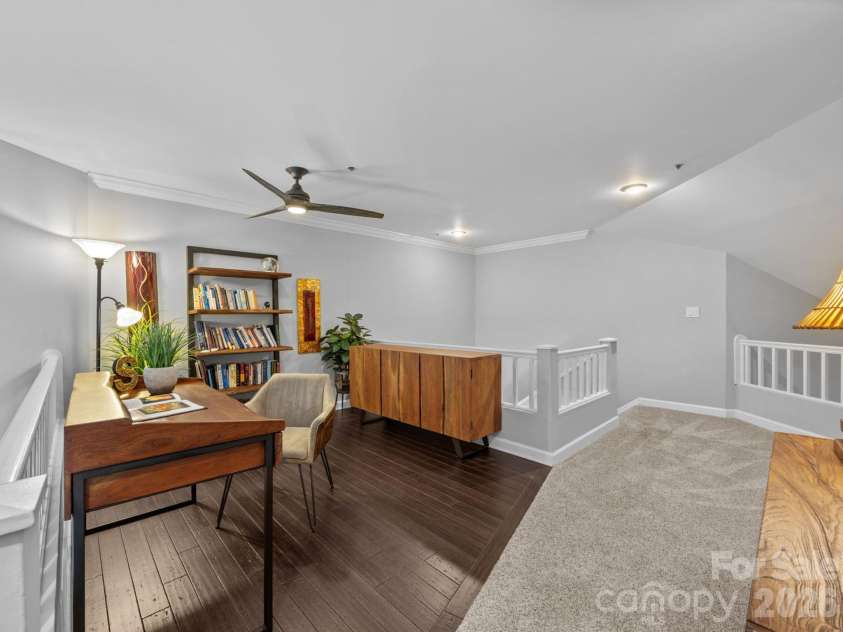 17925 Kings Point Drive, Cornelius, NC 28031.  MLS# CAR4415579, YatesRealty ID 22437. 