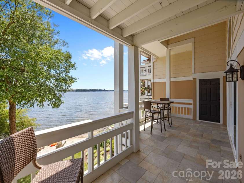 17925 Kings Point Drive, Cornelius, NC 28031.  MLS# CAR4415579, YatesRealty ID 22437. 