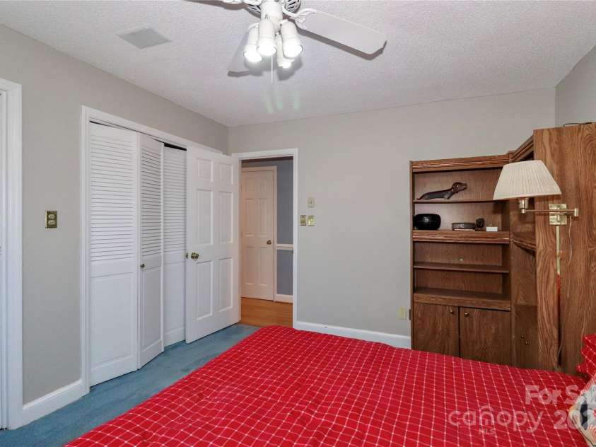 251 Gleneagles Road, Statesville, NC 28625.  MLS# CAR4275751, YatesRealty ID 22437. 