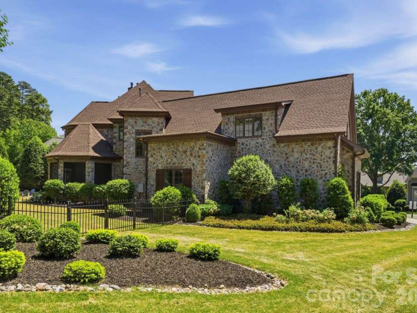 16821 America Cup Road, Cornelius, NC 28031.  MLS# CAR4337516, YatesRealty ID 22438. 