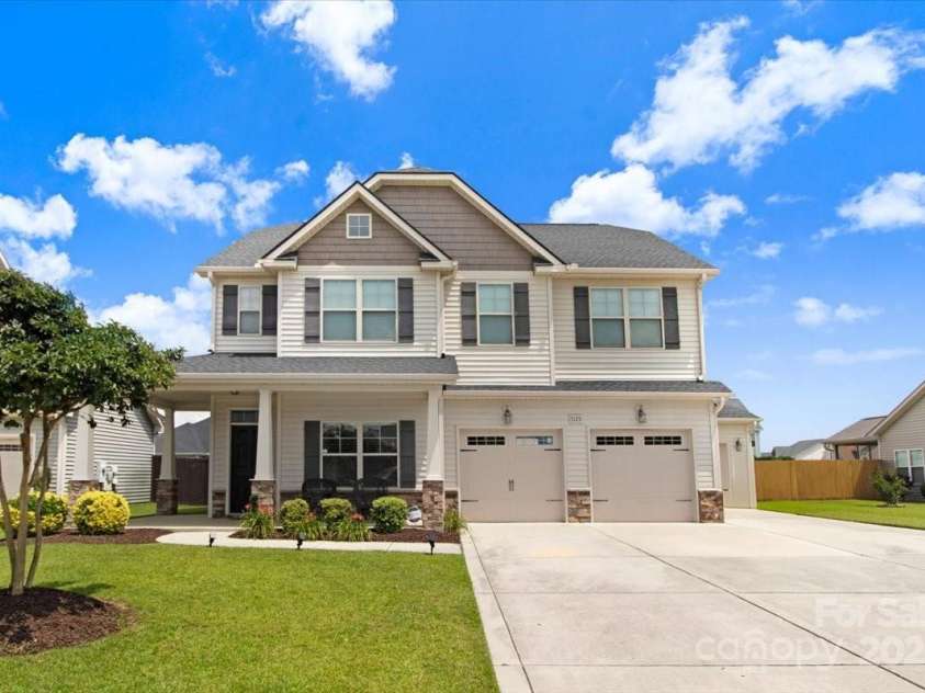 5125 Debut Avenue, Hope Mills, NC 28348.  MLS# CAR4274598, YatesRealty ID 22438. 