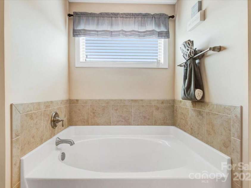 5125 Debut Avenue, Hope Mills, NC 28348.  MLS# CAR4274598, YatesRealty ID 22438. 