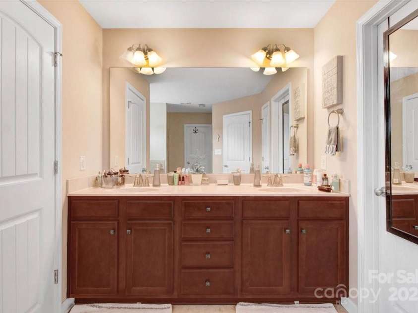 5125 Debut Avenue, Hope Mills, NC 28348.  MLS# CAR4274598, YatesRealty ID 22438. 