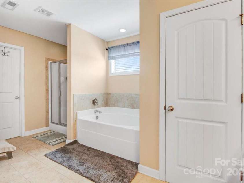 5125 Debut Avenue, Hope Mills, NC 28348.  MLS# CAR4274598, YatesRealty ID 22438. 